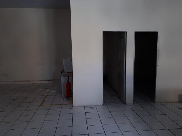 Ampla sala de 200m², no coração do Recife Antigo, em prédio tombado - Foto 9