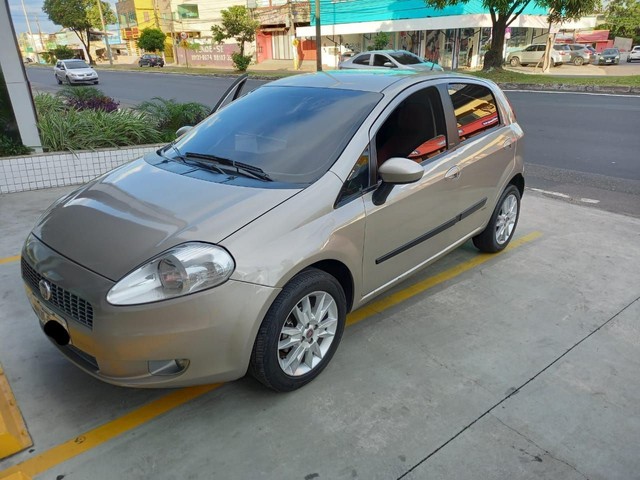 FIAT PUNTO ESSENCE 1.6 2011 COMPLETÃO