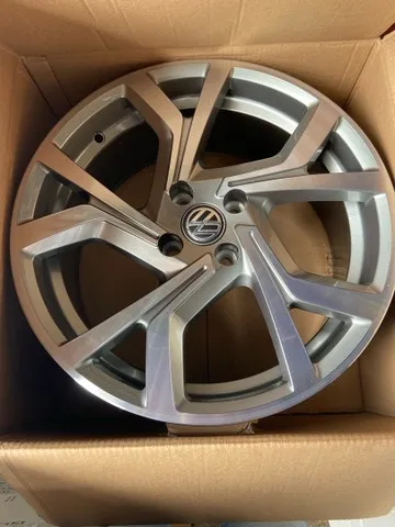 Roda Gol/Voyage aro 17 Grafite diamantada.