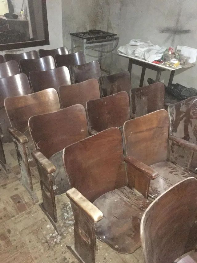 Cadeiras Cinema Antigas  - Foto 3