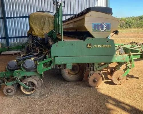 TRATOR COM ATRELADO E PEDAIS JONH DEERE Horta (Matriz) • OLX Portugal