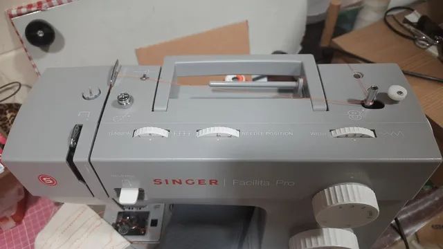 Máquina de costura  - Foto 3