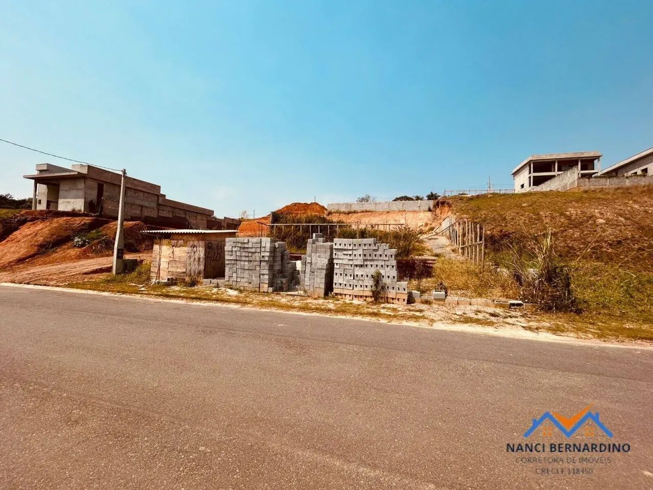 LINDO LOTE NO CONDOMINIO RESERVA IBIRAPITANGA ! CONFIRA