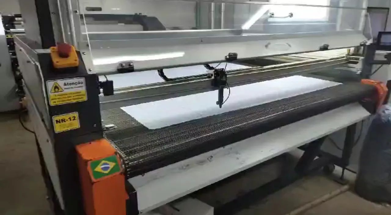 Maquina de corte a laser FUTURIZE FL1810 Le Cam textil - Foto 3