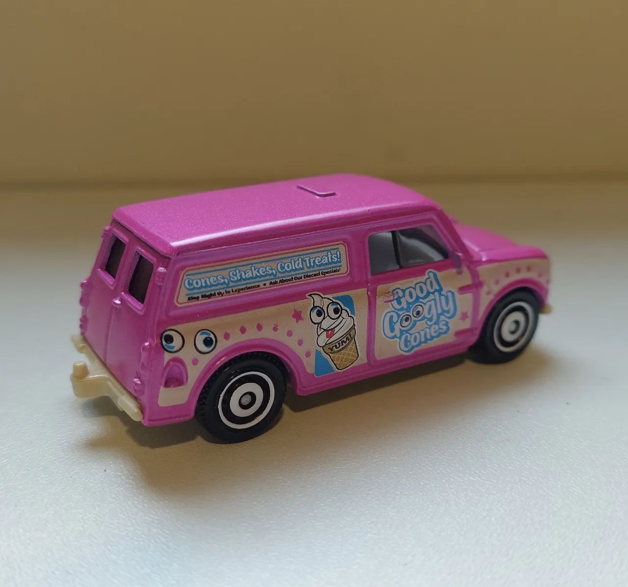 Matchbox Austin Mini Van Rosa Good Coogly Cones Novo Loose - Foto 2