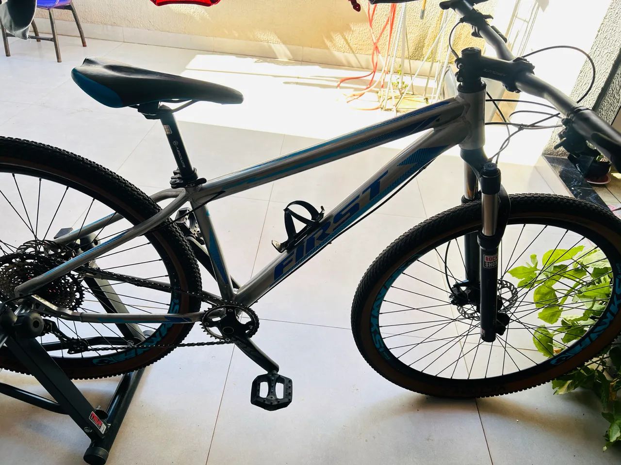 Bicicleta (shimano deore +suspensão rock shock) - Foto 3