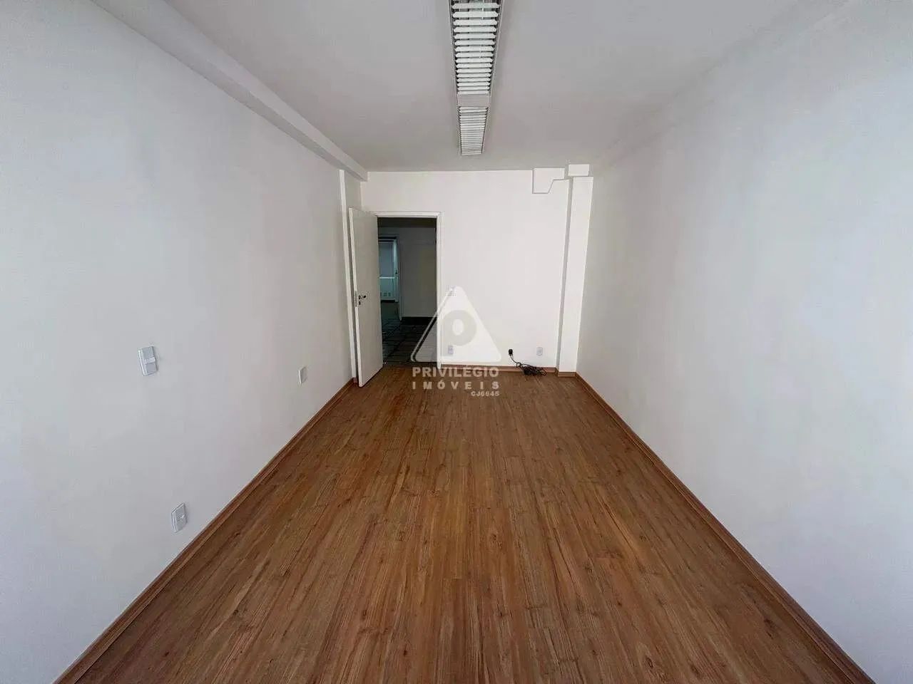 Sala Comercial Exclusiva de 189 m² no Centro  Região Blue, RJ - Foto 4