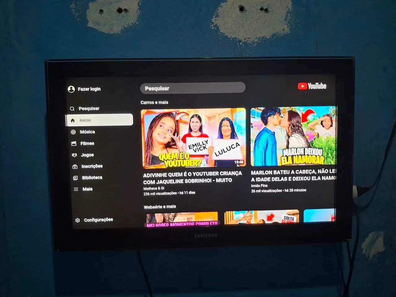 TV Samsung 4K com tela grande