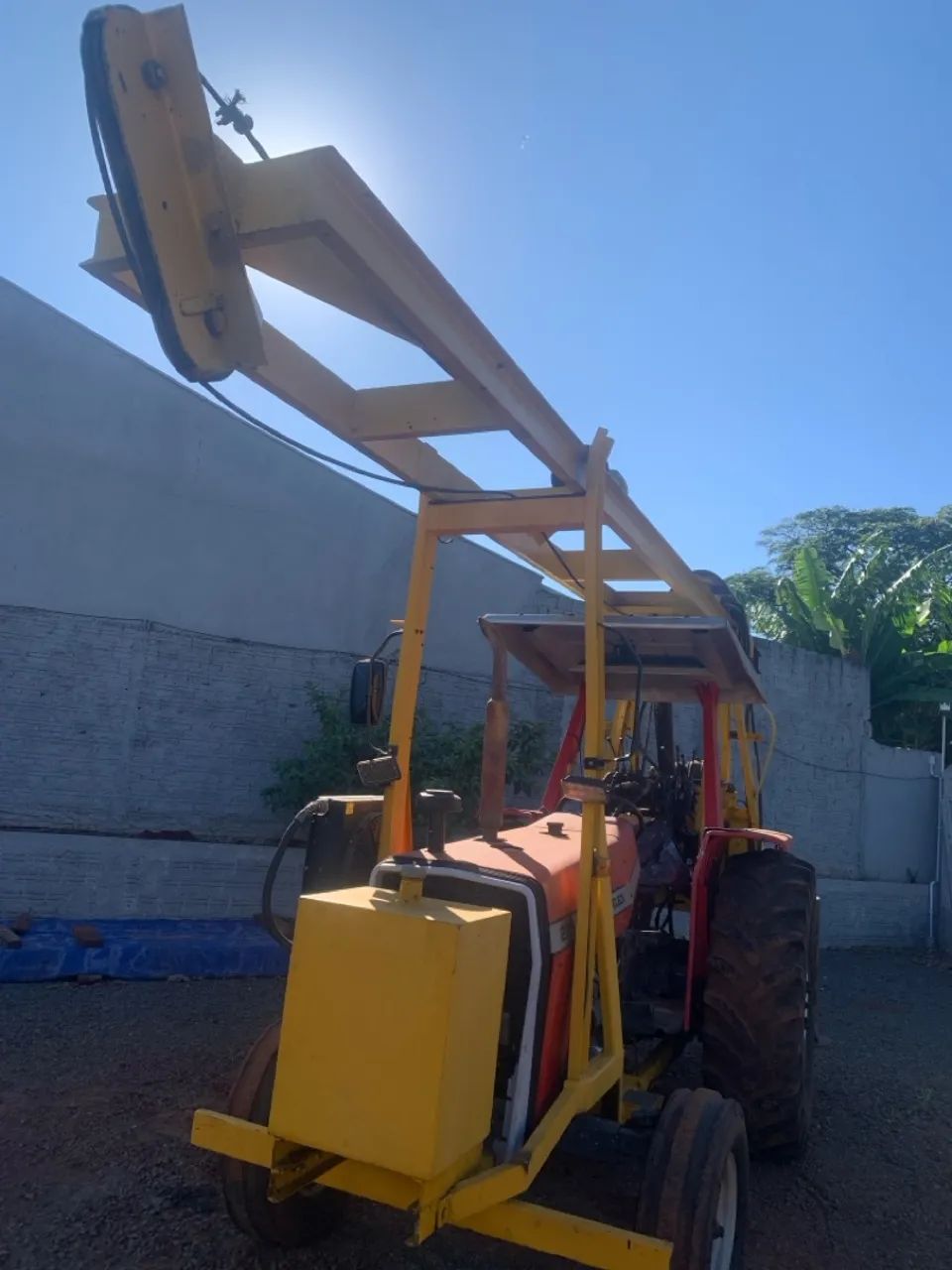 Trator Perfuratriz Massey Ferguson 275