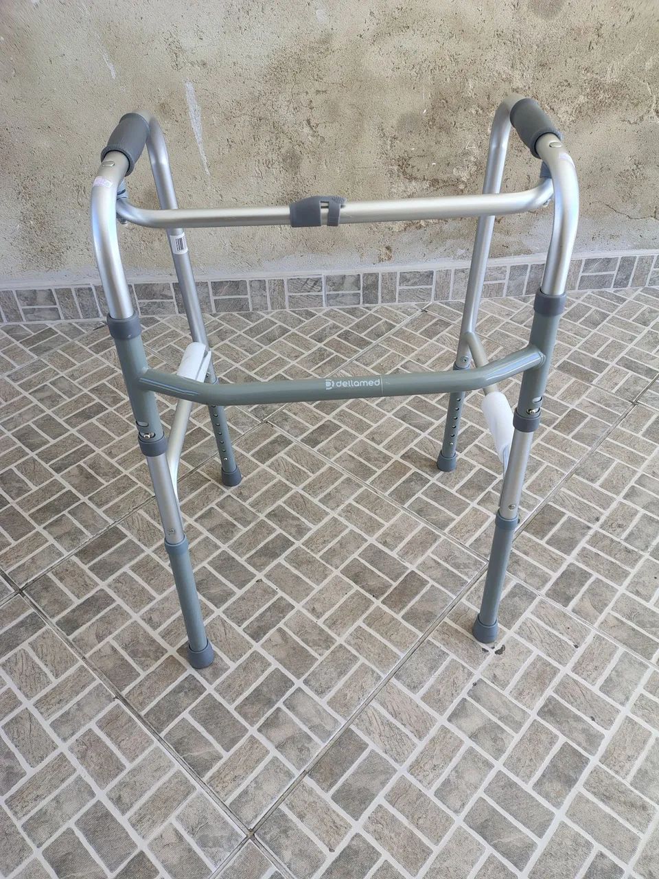 Andador em alumínio novo sem uso