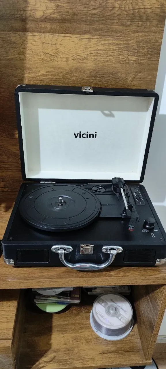 Toca-Discos Vicini - Vintage e Portátil