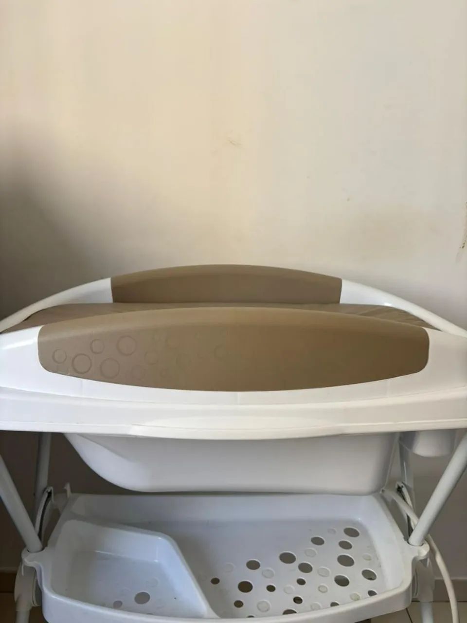 Banheira com pé e trocador  - Foto 2