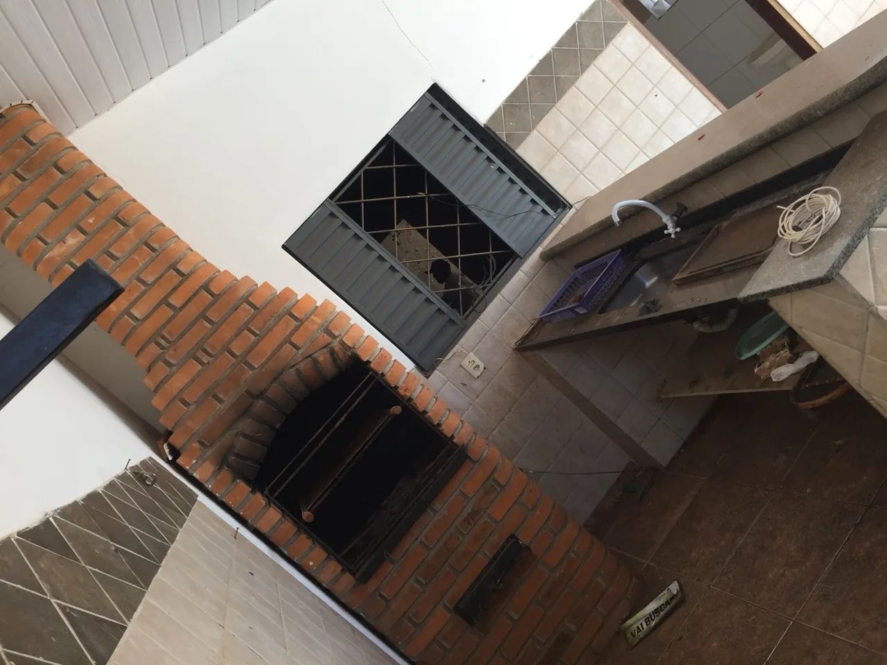 Casa de esquina com Area Gourmet e Barracão comercial - Foto 2