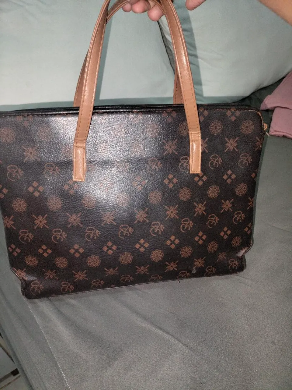 Bolsa de ombro Elegante com Estampa Clássica