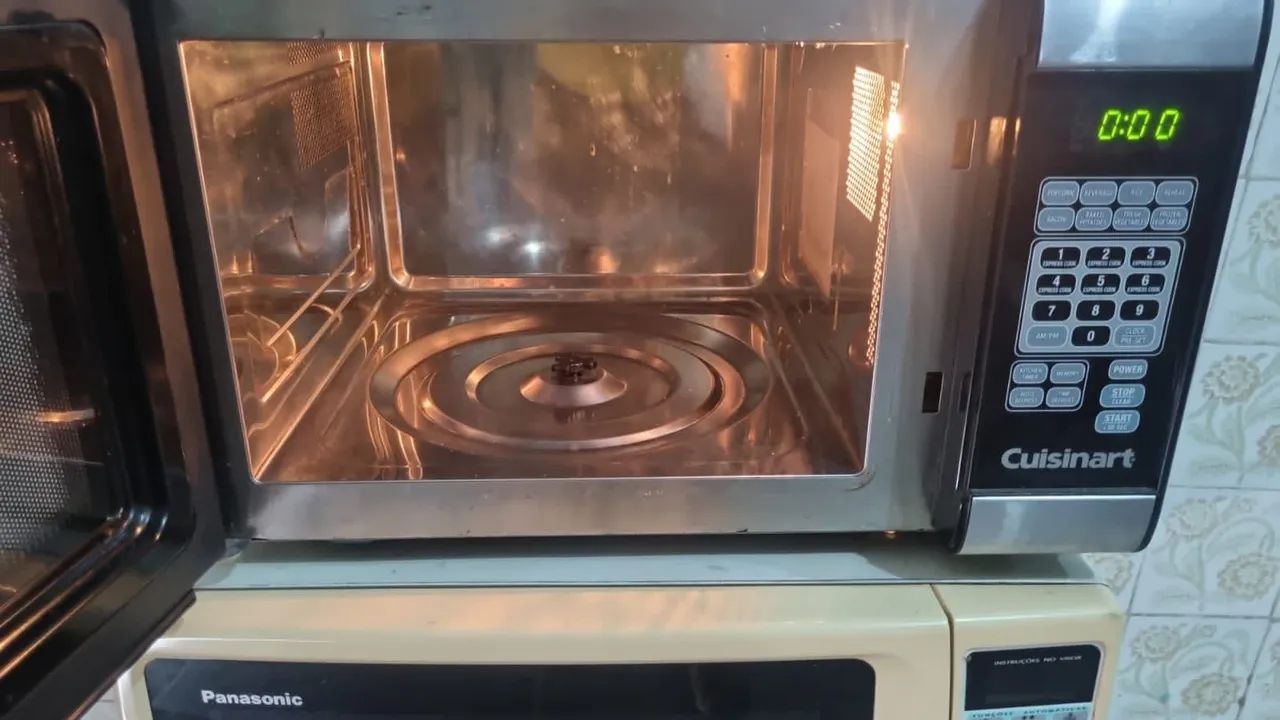 Micro-ondas Brastemp Crisp inox grill 27lt usado 127v - Foto 4