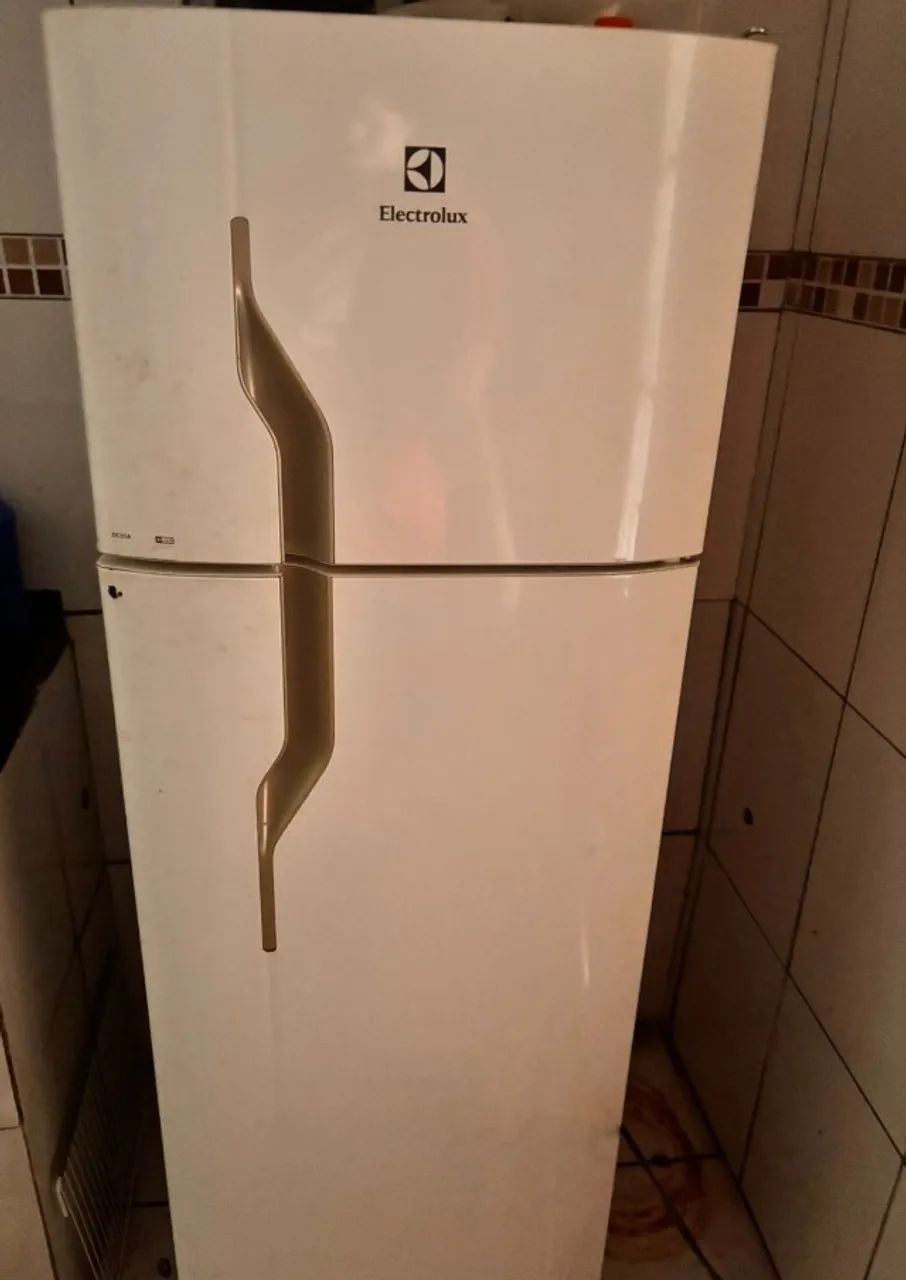 Geladeira eletrolux usada. - Foto 2