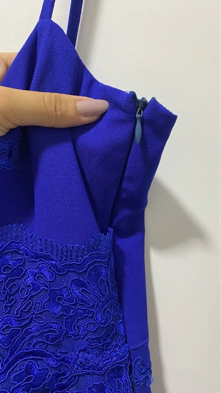 Vestido curto azul com detalhes de renda  - Foto 2