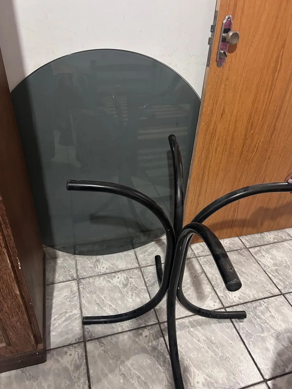 Mesa de centro com tampo de vidro 95cm  - Foto 3