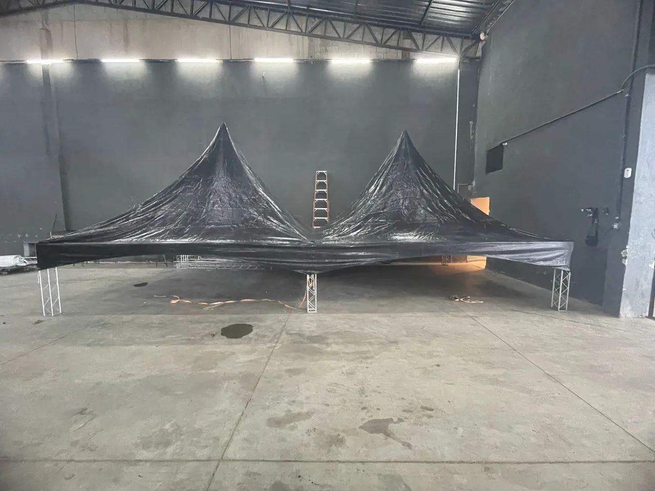 TENDAS À PARTIR DE R$300,00.