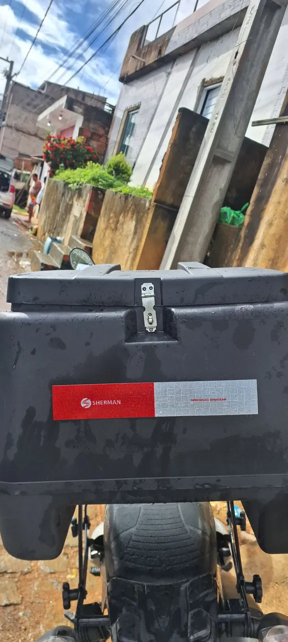 Bau 80 litros com suporte para Bros 160