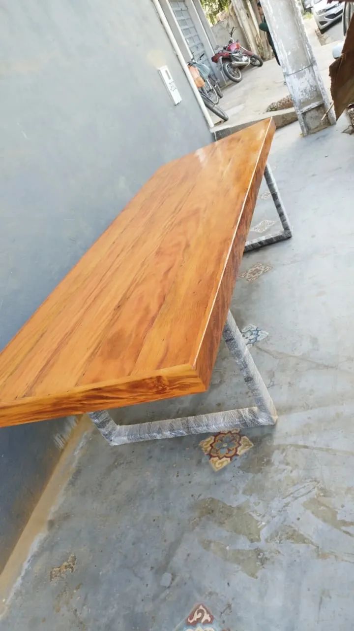 Mesa Com Pés em Ferro  - Foto 2