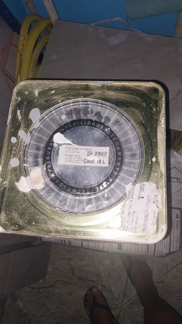 Vendo uma lata de tinta fosca completa 18 l. - Foto 2