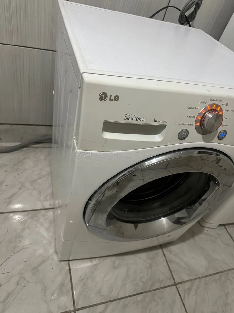 Máquina lava e seca 10kg muito boa 