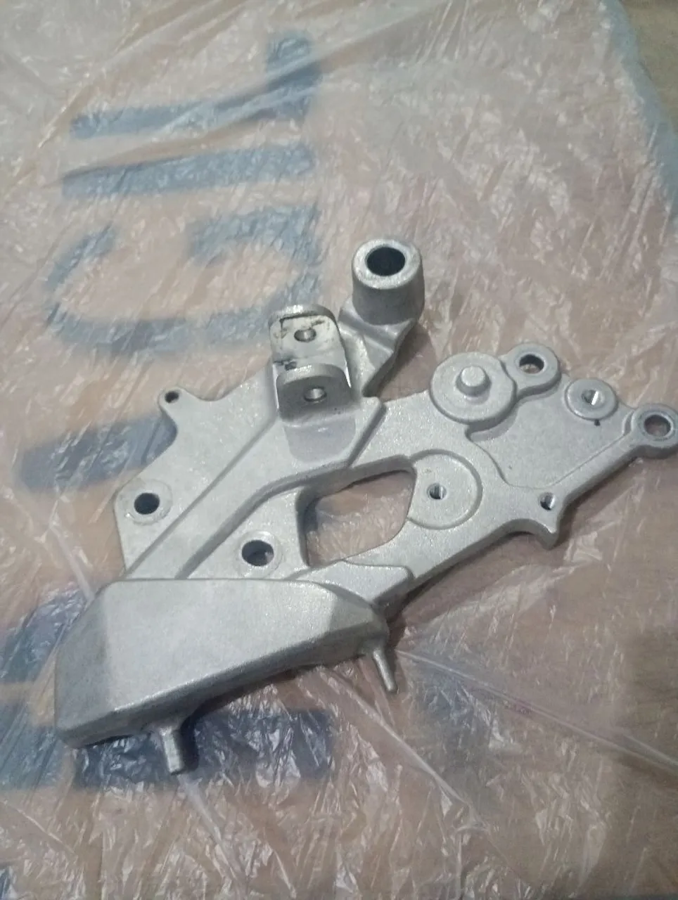 Suporte pedaleira Fezer 250 lado esquerdo