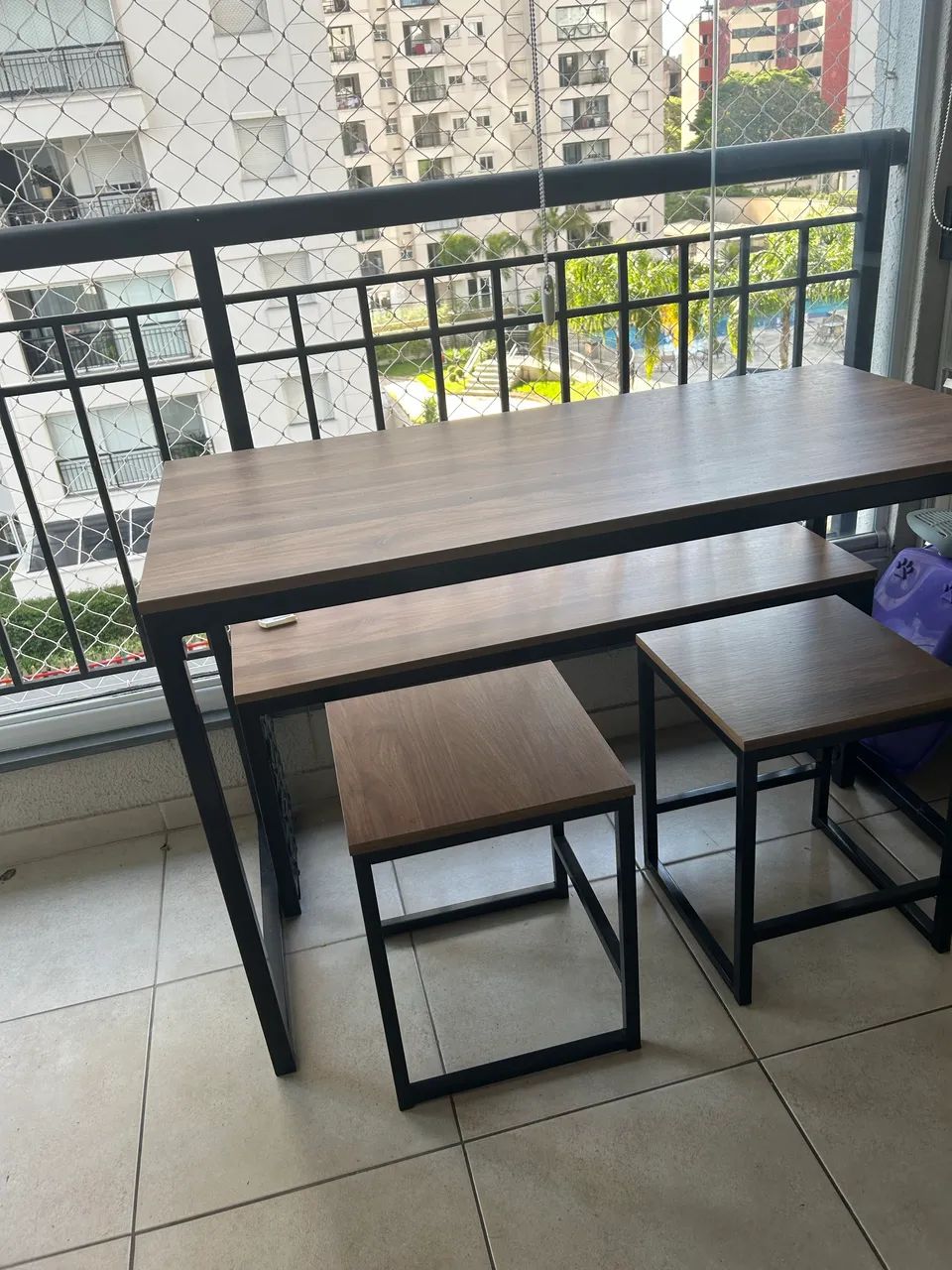 Mesa com banquinhos para varanda64861633285249121