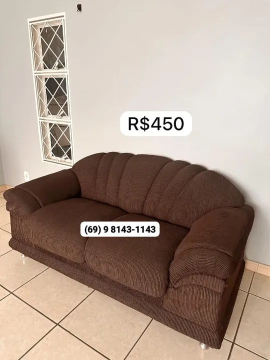 Vende-se Sofá de 2 lugares na cor Chocolate em bom estado de conservação