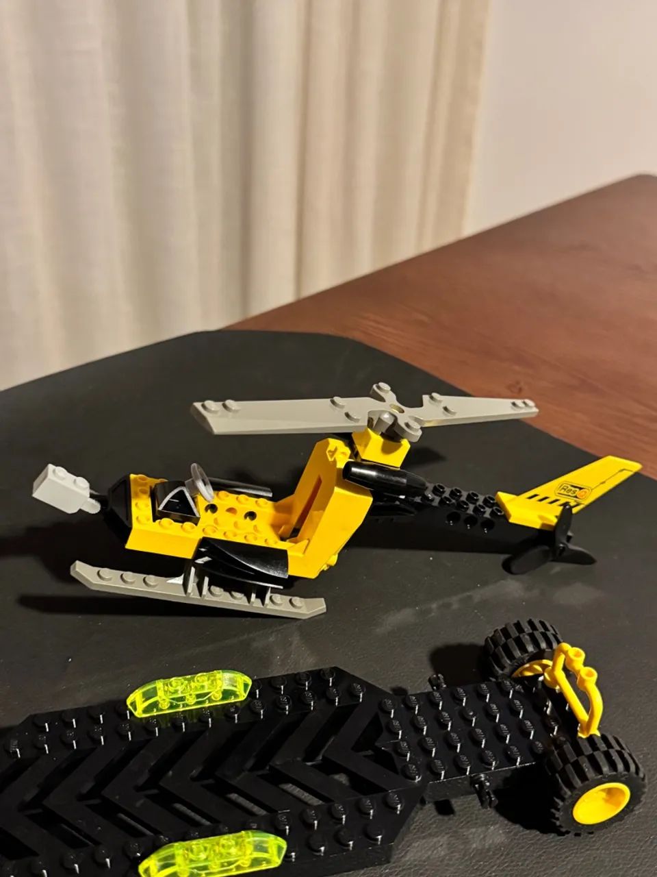 Lego - Helicóptero de Resgate com Caminhão - Foto 2