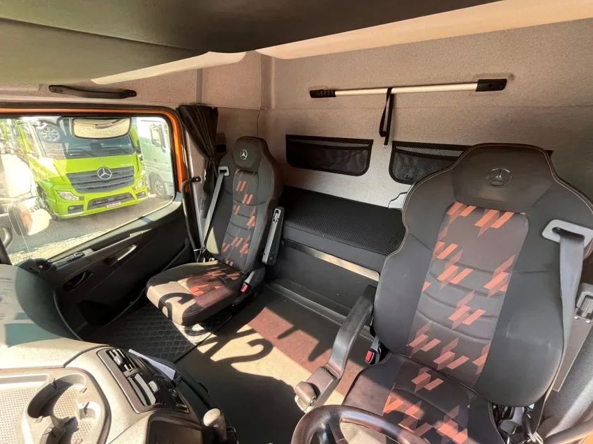 MB Axor 2544S ano 21/22, Pneus novos, Suspensão de Mola E Kit Hidráulico - Foto 10