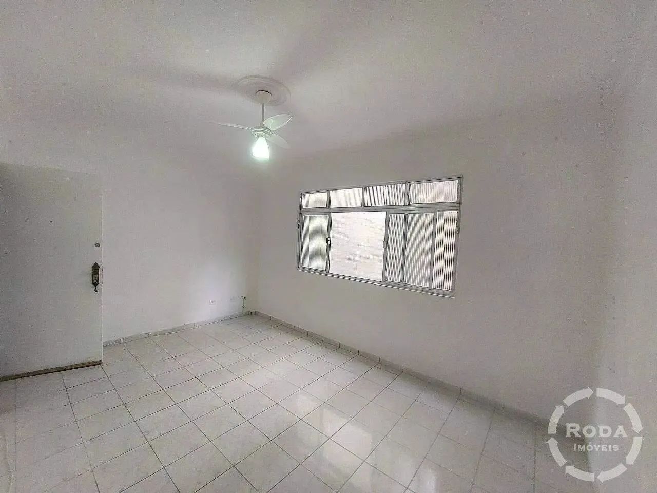 Apartamento 2 dormitórios excelente localização à venda no Gonzaga - Santos