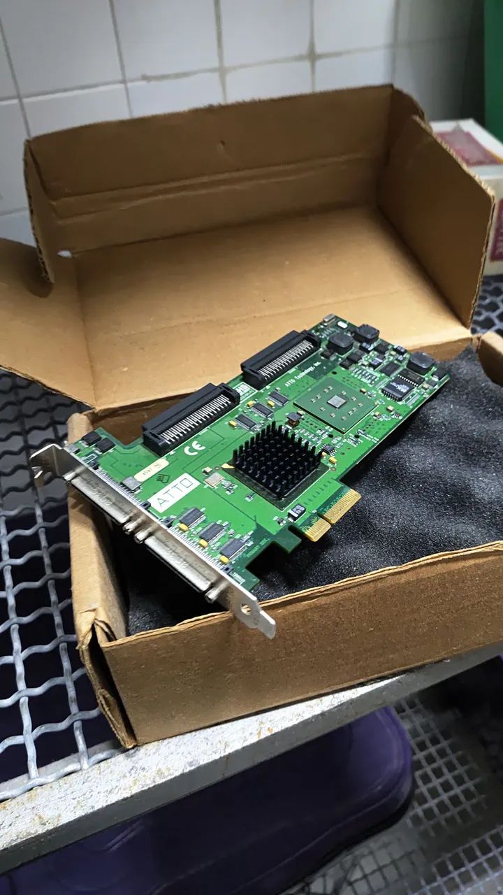 Placa SCSI ATTO ultra320 2 canais 