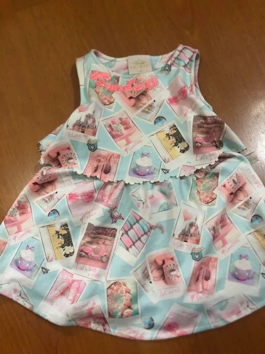 Lote roupas menina 2/3 anos, 3 vestidos e 1 conjunto - Foto 2