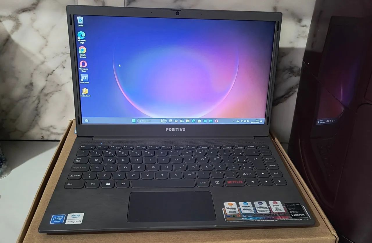 Notebook Positivo com tela de 14 polegadas