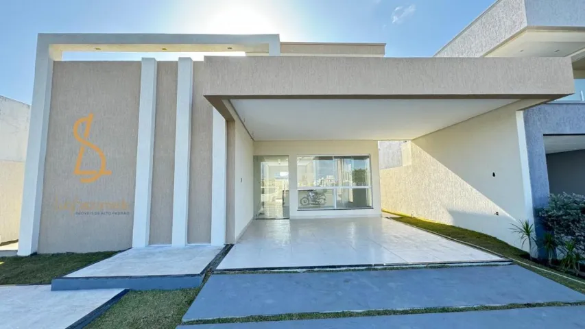 Preço de Oportunidade! Casa Leste no Alphaville c/ 3/4, 2 suítes e Piscina.