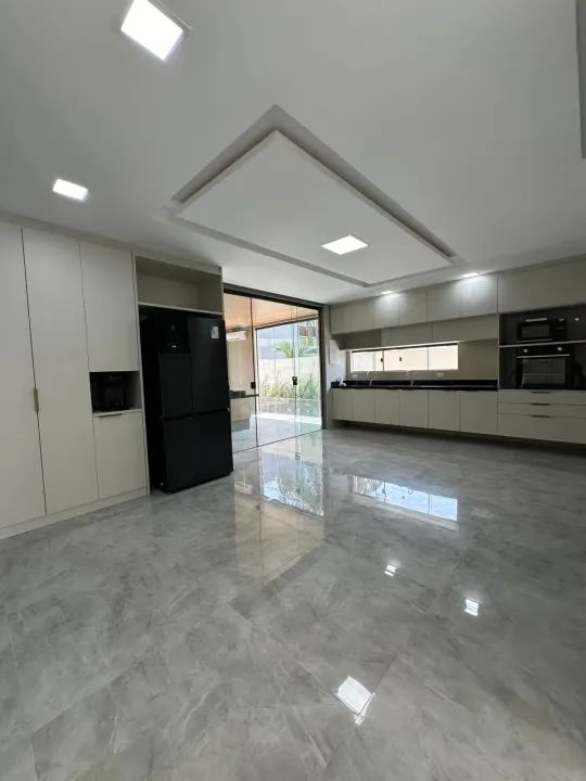 Imóvel para aluguel possui 400 metros quadrados com 4 quartos - Foto 4
