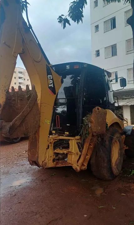 Retroescavadeira Caterpillar 416E - Foto 3