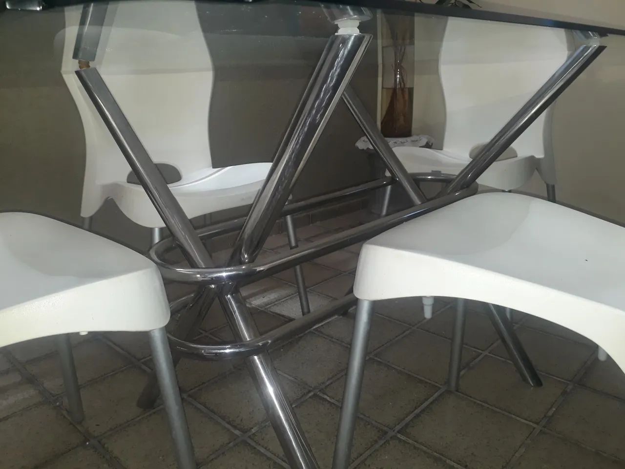Conjunto de Mesa de Jantar de Vidro com 4 Cadeiras - Foto 2