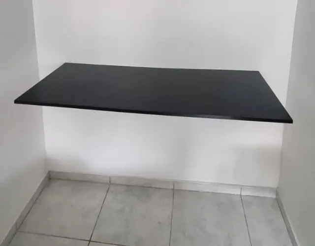 Sua mesa para estudo ou de apoio.