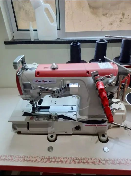 Máquina de Costura Galoneira SunSpecial Novíssima