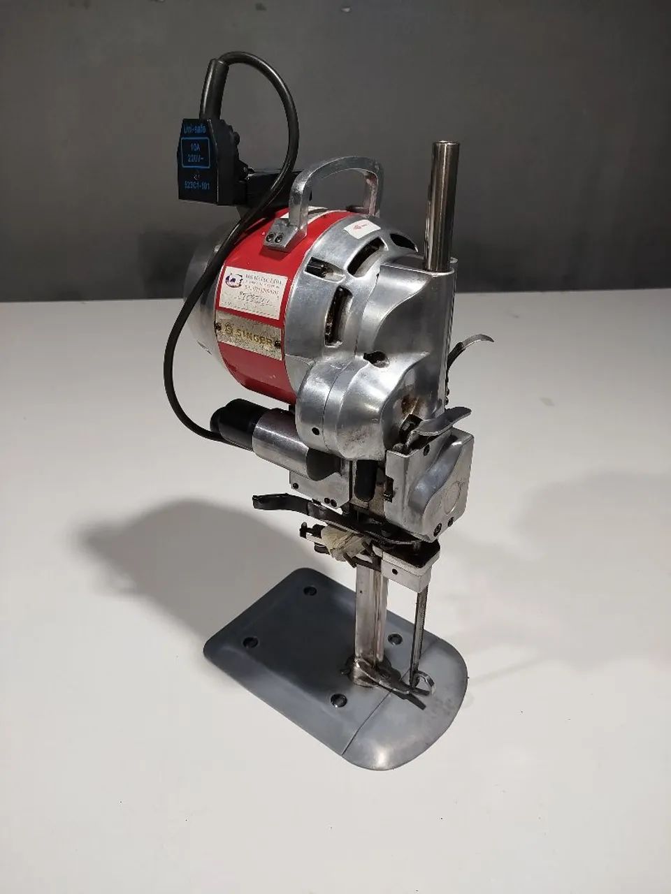 Máquina de cortar tecido Singer industrial 8 polegadas 