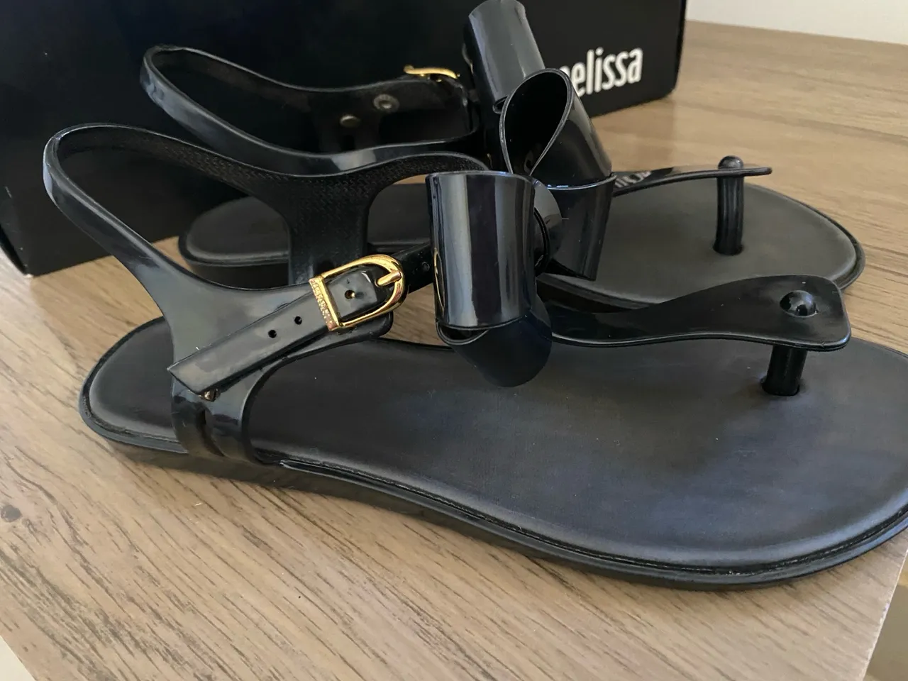 Sandália Melissa Preta com Detalhe de Laço