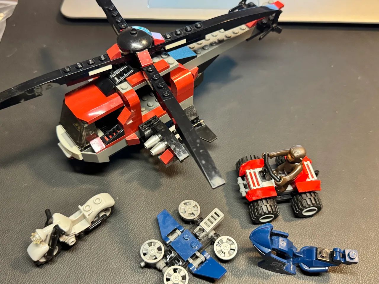 Conjunto de veiculos e helicópteros Lego original - Foto 3