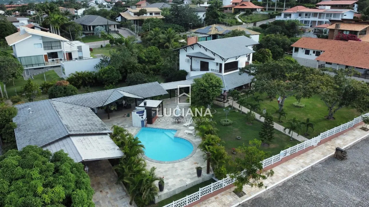 2000 m² de lote! Casa com 4 Suítes em Condomínio de Alto Padrão em Gravatá/PE