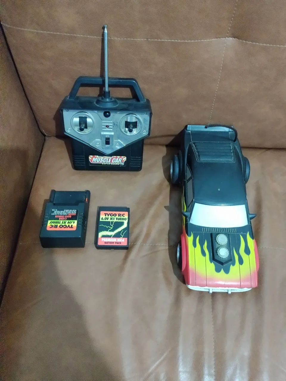 Carrinho controle remoto Muscle car.