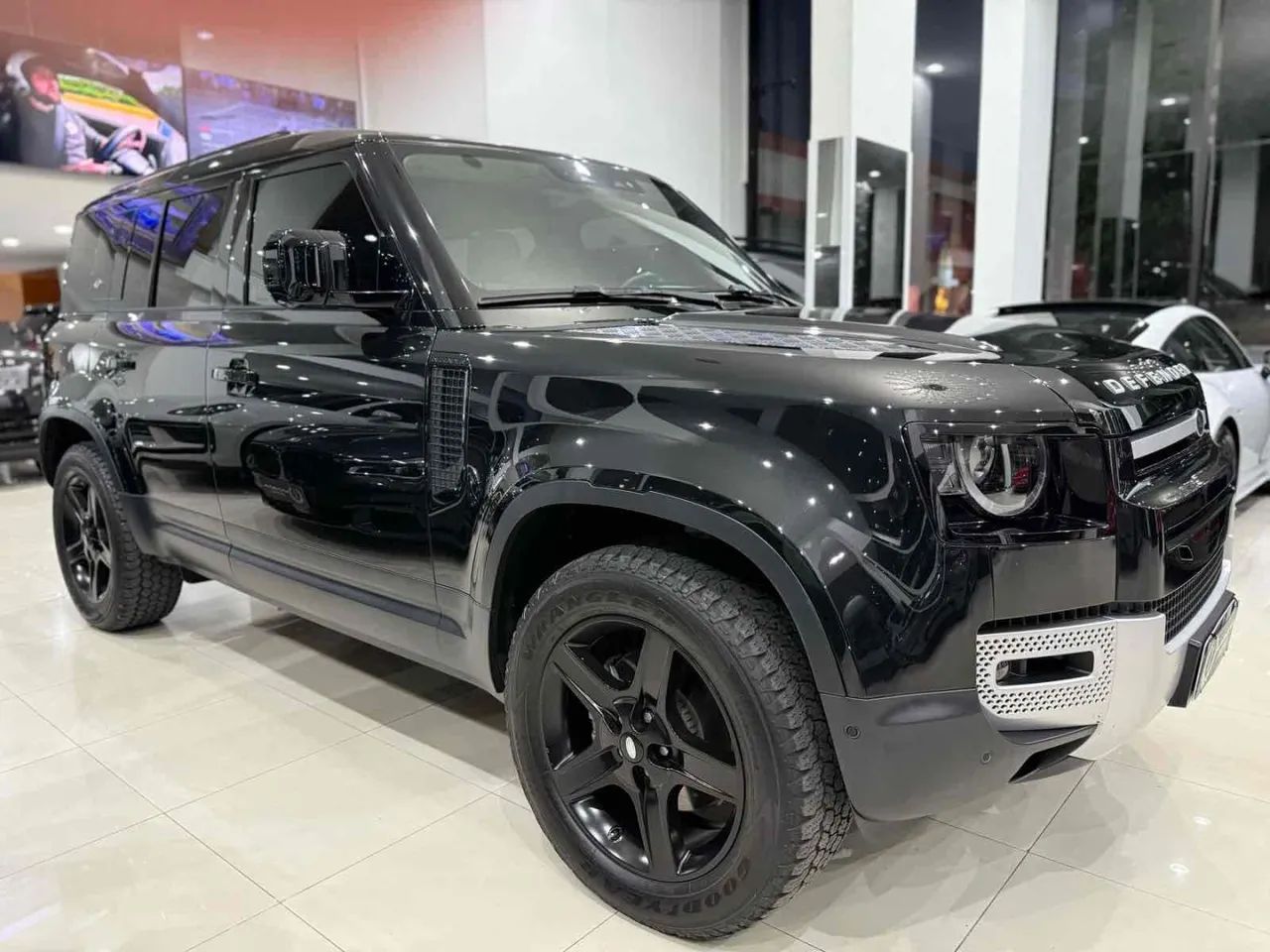 Land rover Defender 2021 2.0 p300 gasolina 110 se awd automático - Foto 4