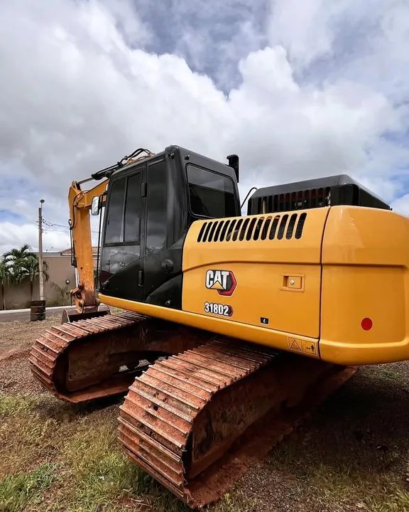 ESCAVADEIRA HIDRÁULICA CATERPILLAR