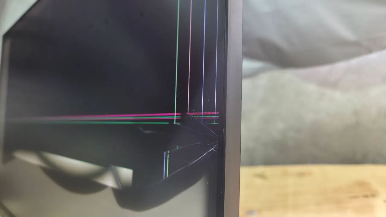 Monitor Samsung 24' Quebrado - Foto 2